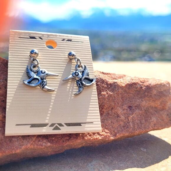 NWT Hummingbird Silver Dangle Earrings - Picture 1 of 2